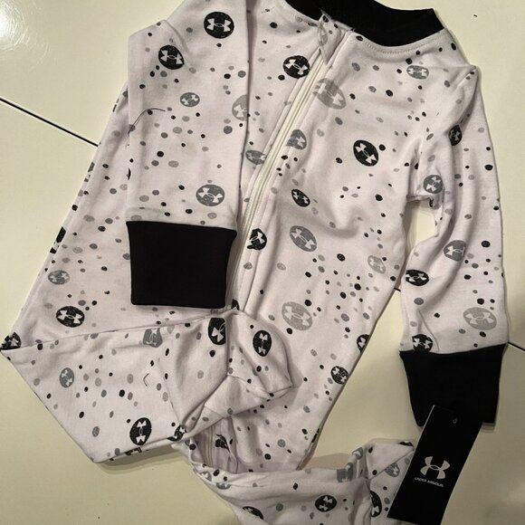 Under Armour Newborn Girls Footed Pajamas / Coveralls (3-6 Months) (new) - Picture 10 of 11